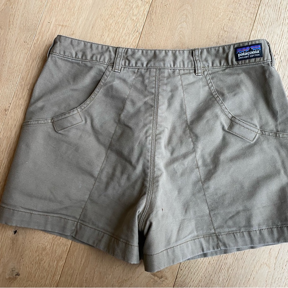 Patagonia Women's Cargo Shorts - Tan - Picture 2 of 2